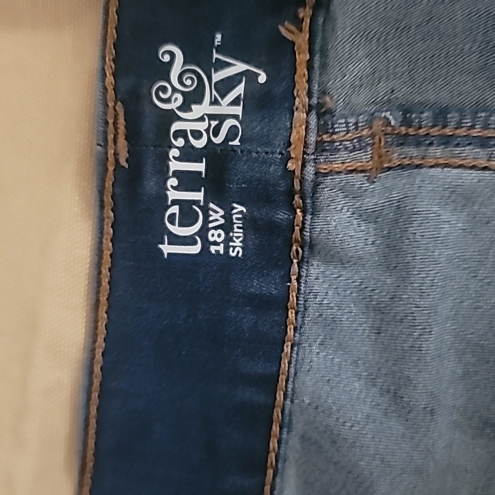 Jean - Picture 2 of 2